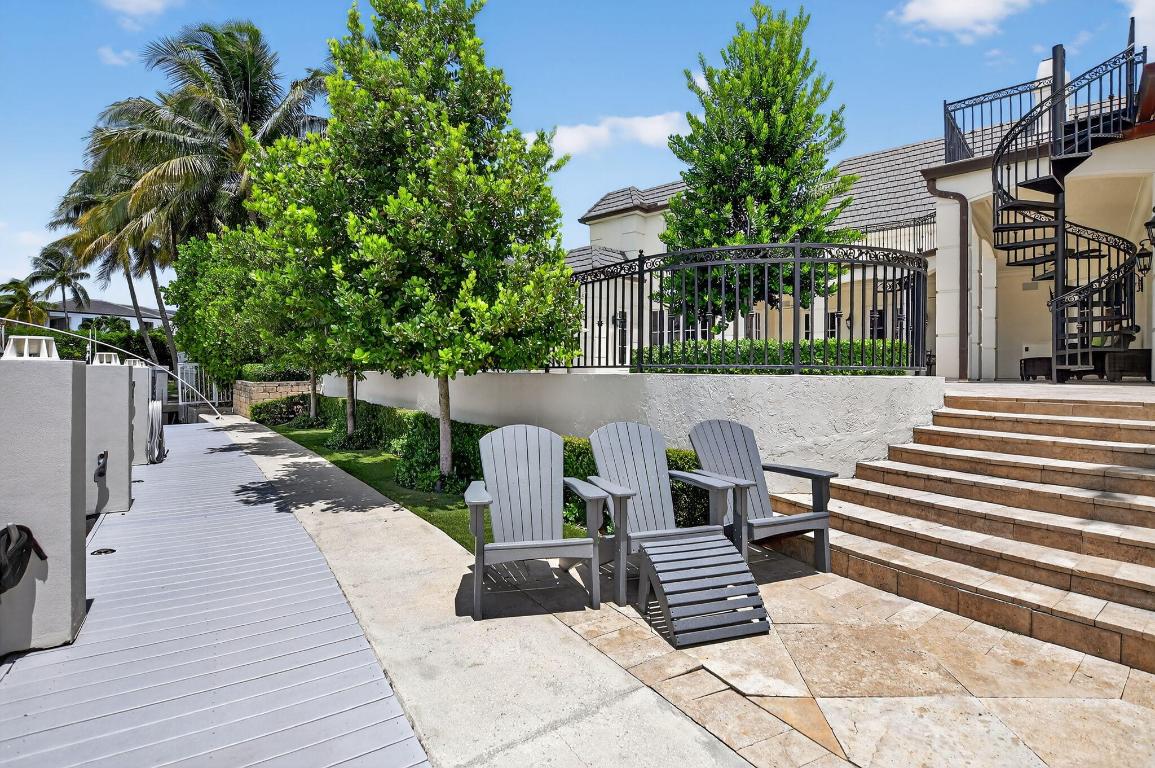 377 E Coconut Palm Boca Raton, FL 33432