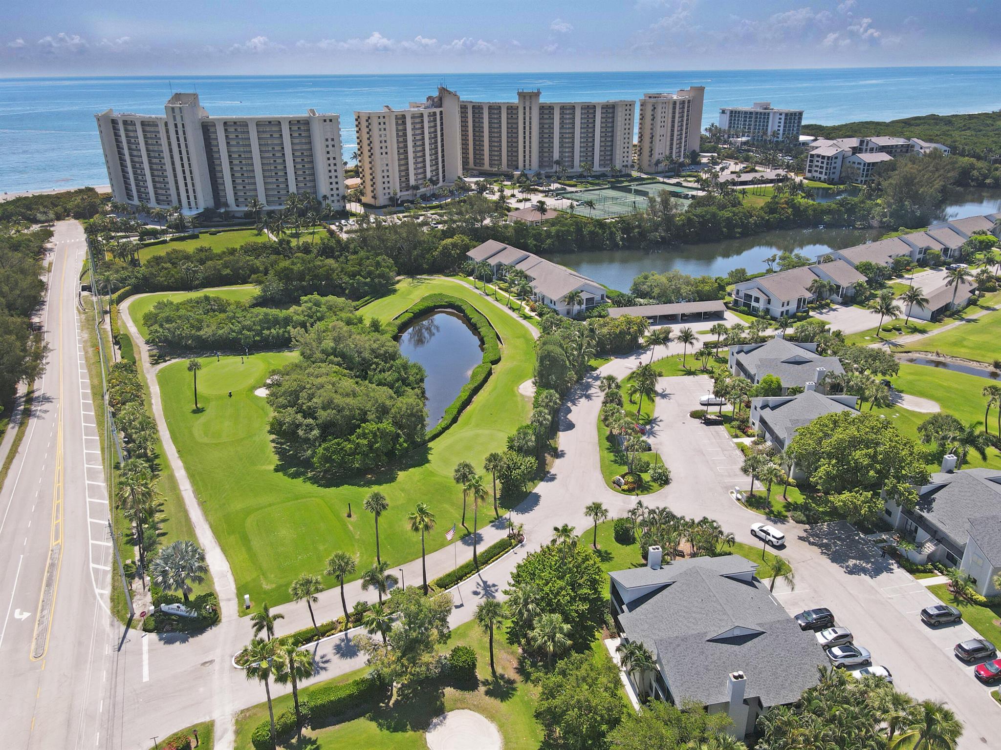 102 Clubhouse Cir Jupiter, FL 33477