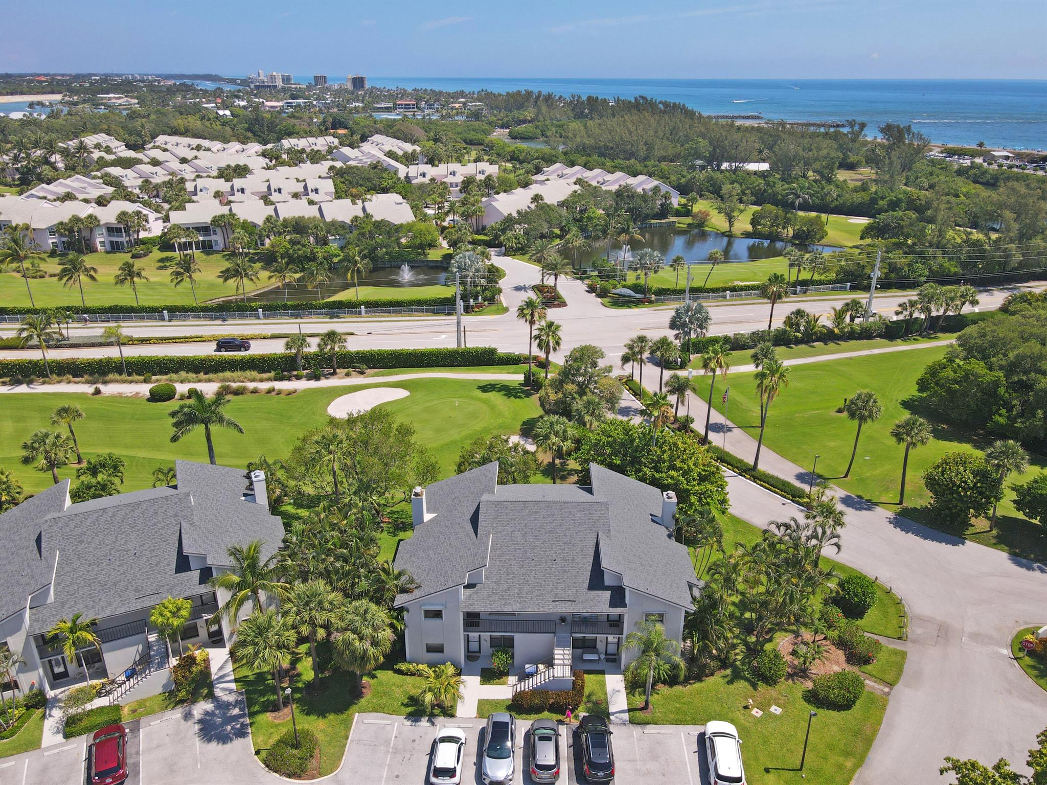 102 Clubhouse Cir Jupiter, FL 33477