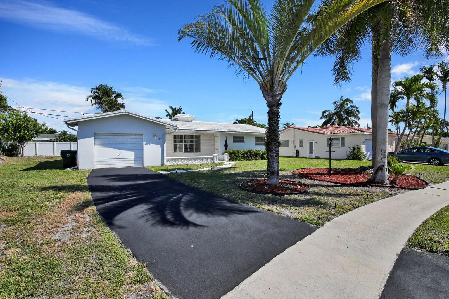 301 NE 24th St