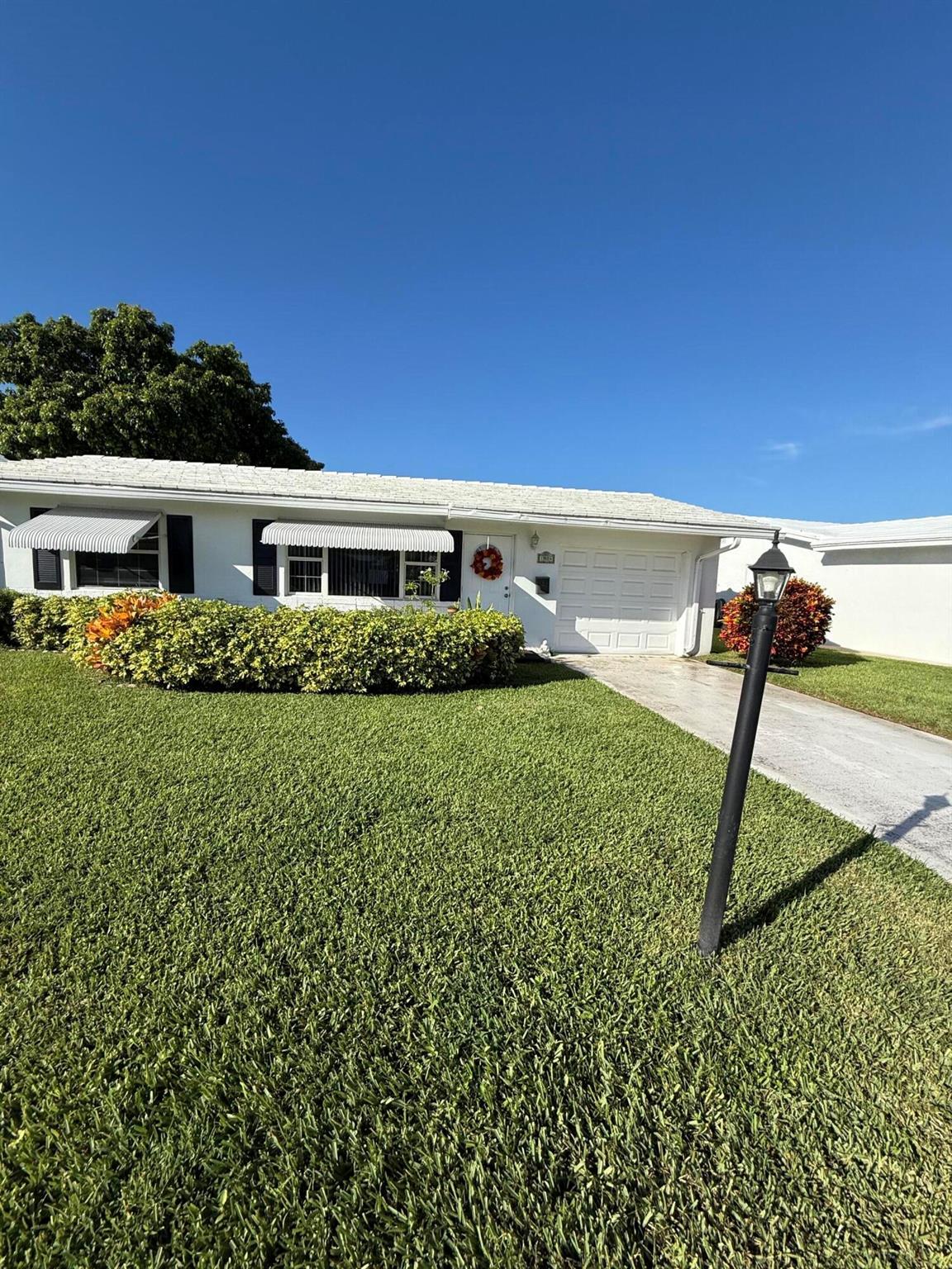 1904 SW Golf Ln
