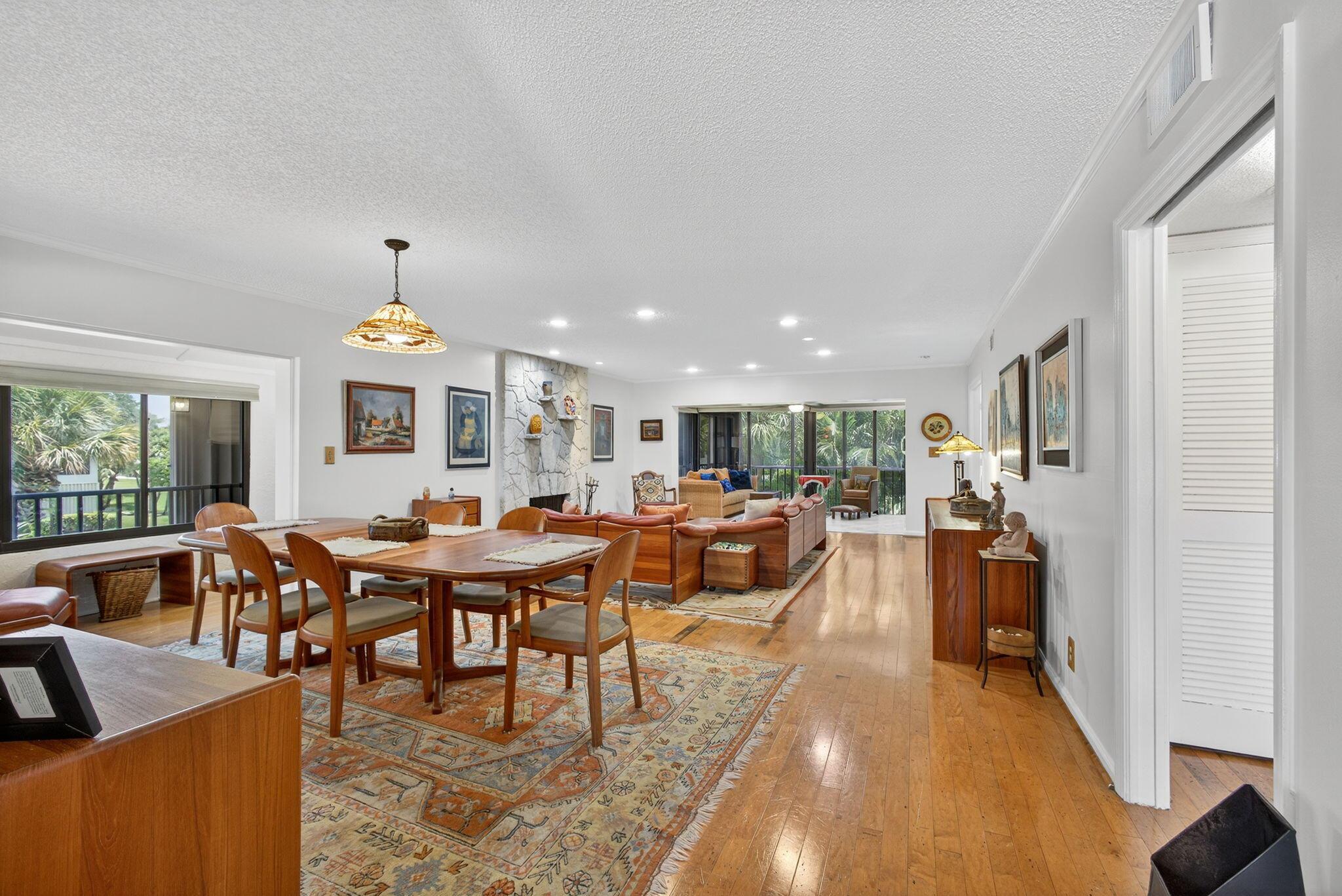 704 Clubhouse Cir Jupiter, FL 33477