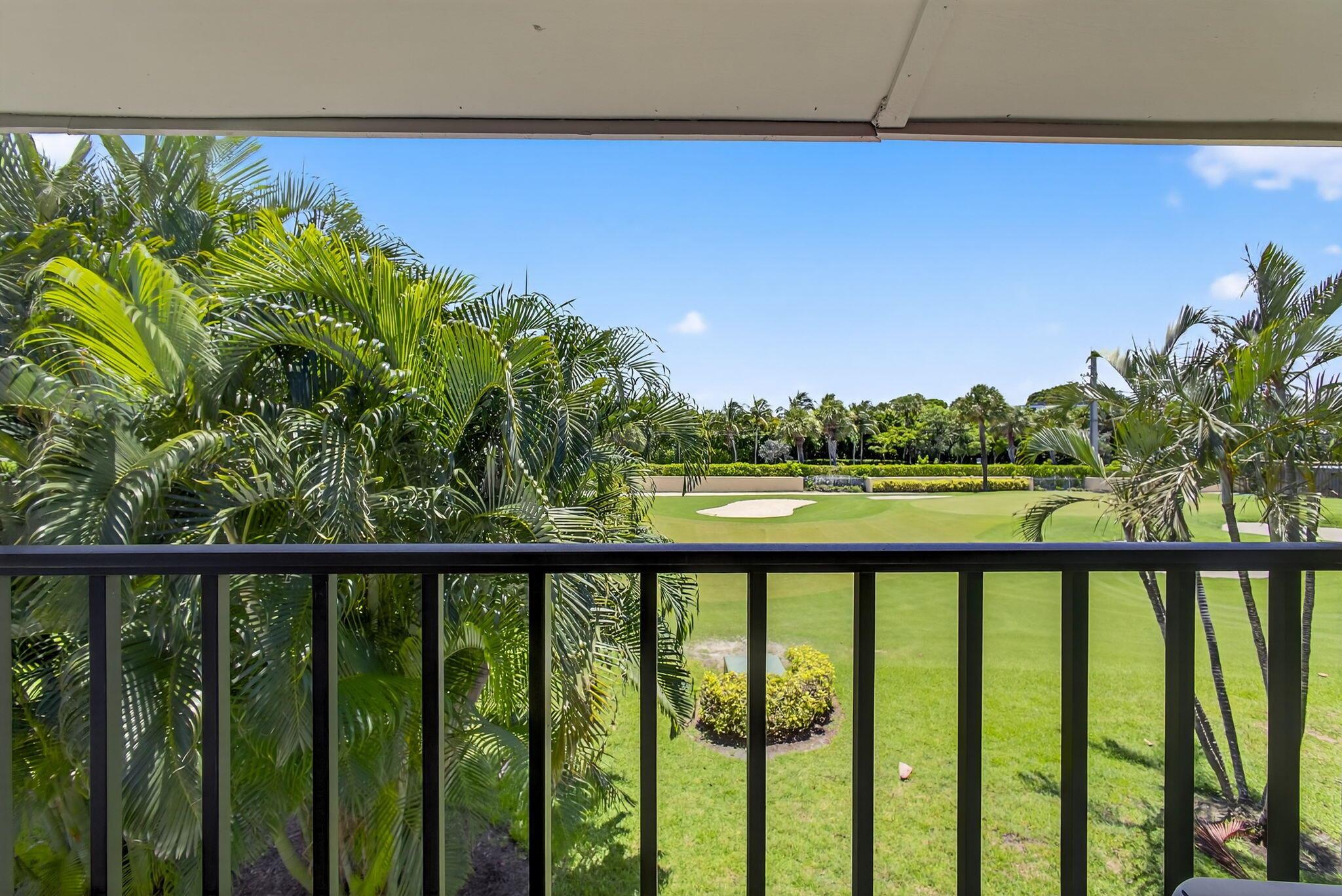 704 Clubhouse Cir Jupiter, FL 33477