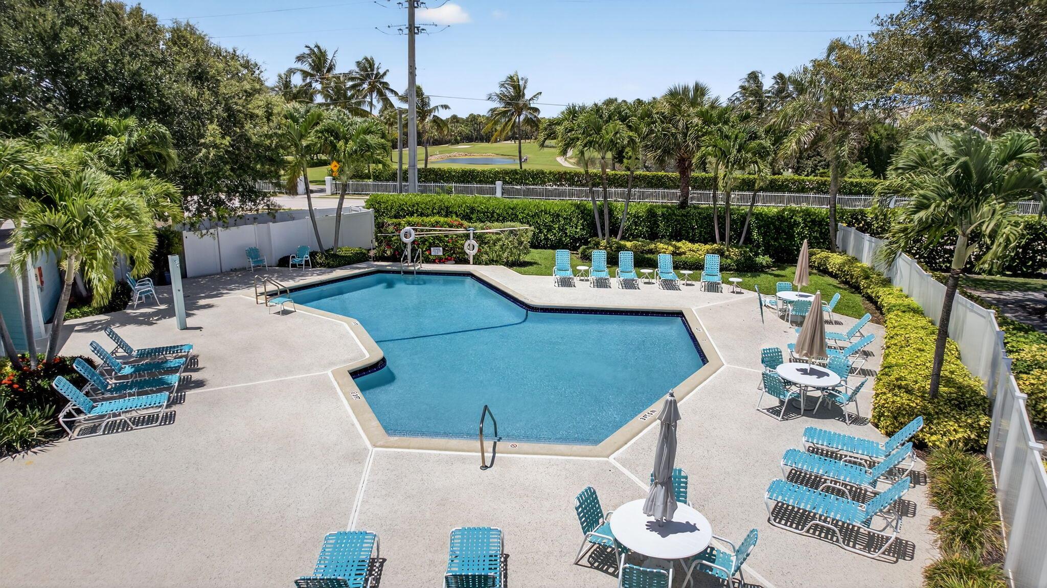 704 Clubhouse Cir Jupiter, FL 33477