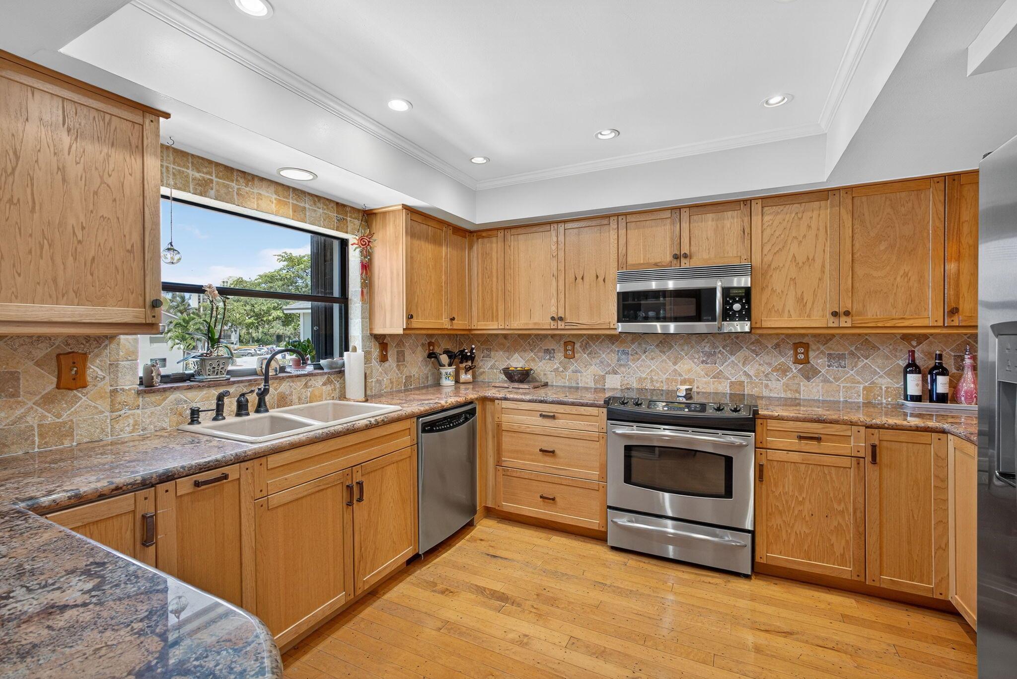 704 Clubhouse Cir Jupiter, FL 33477