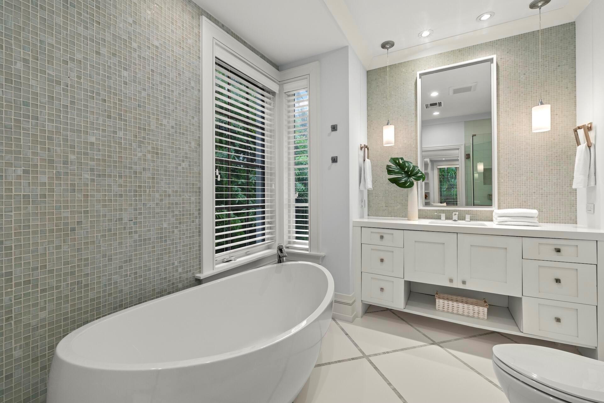 8 Osprey Dr Ocean Ridge, FL 33435