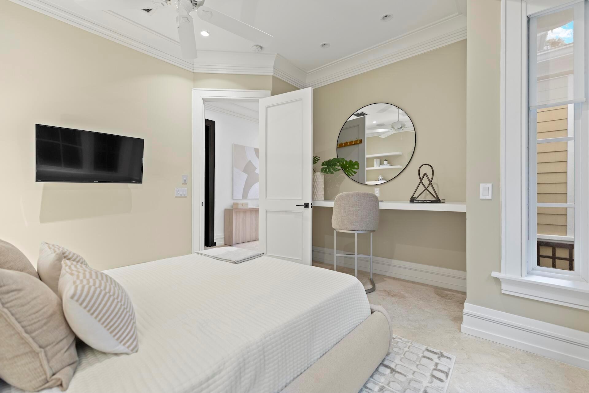 8 Osprey Dr Ocean Ridge, FL 33435