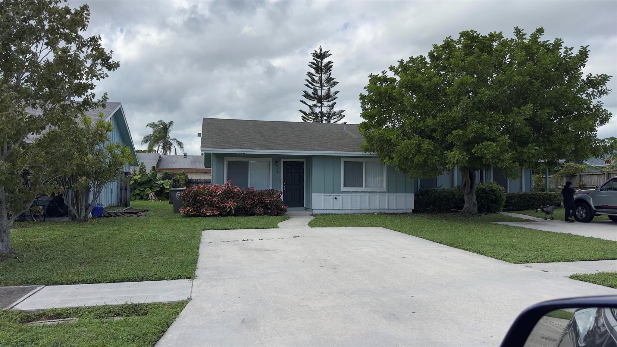 9221 W Highland Pines Dr