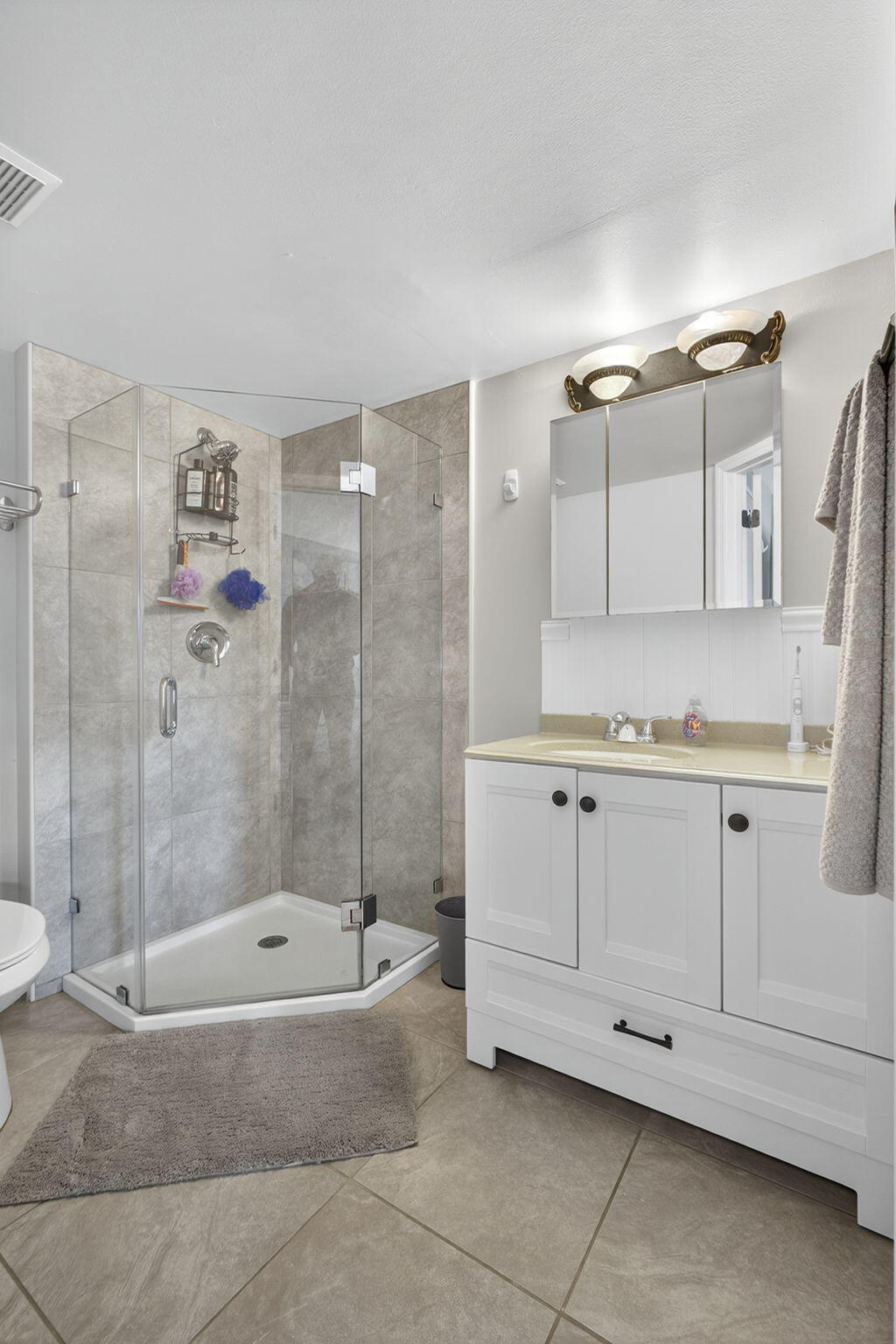 150 Pineview #L7 Jupiter, FL 33469