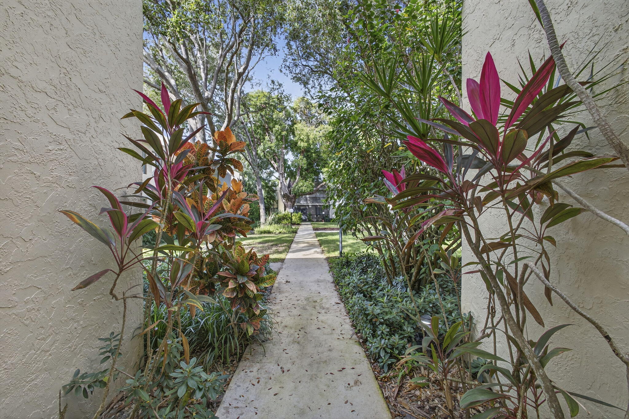 150 Pineview #L7 Jupiter, FL 33469