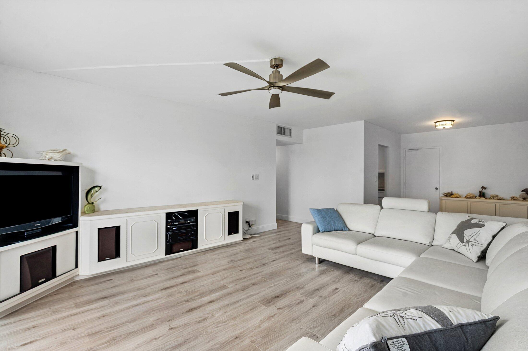 550 Bayshore Dr #506 Fort Lauderdale, FL 33304