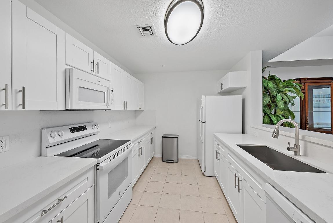 1155 Main #219 Jupiter, FL 33458