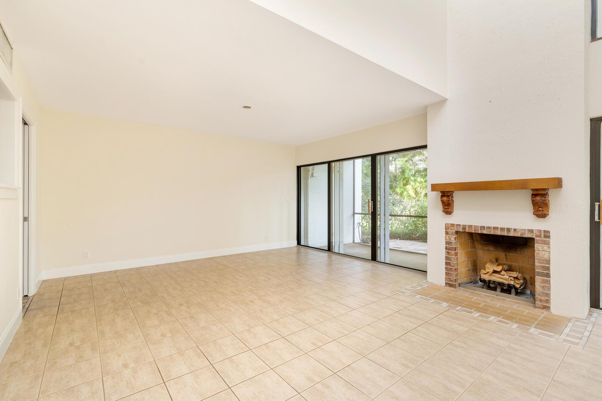 1900 Presidential Way #1-F