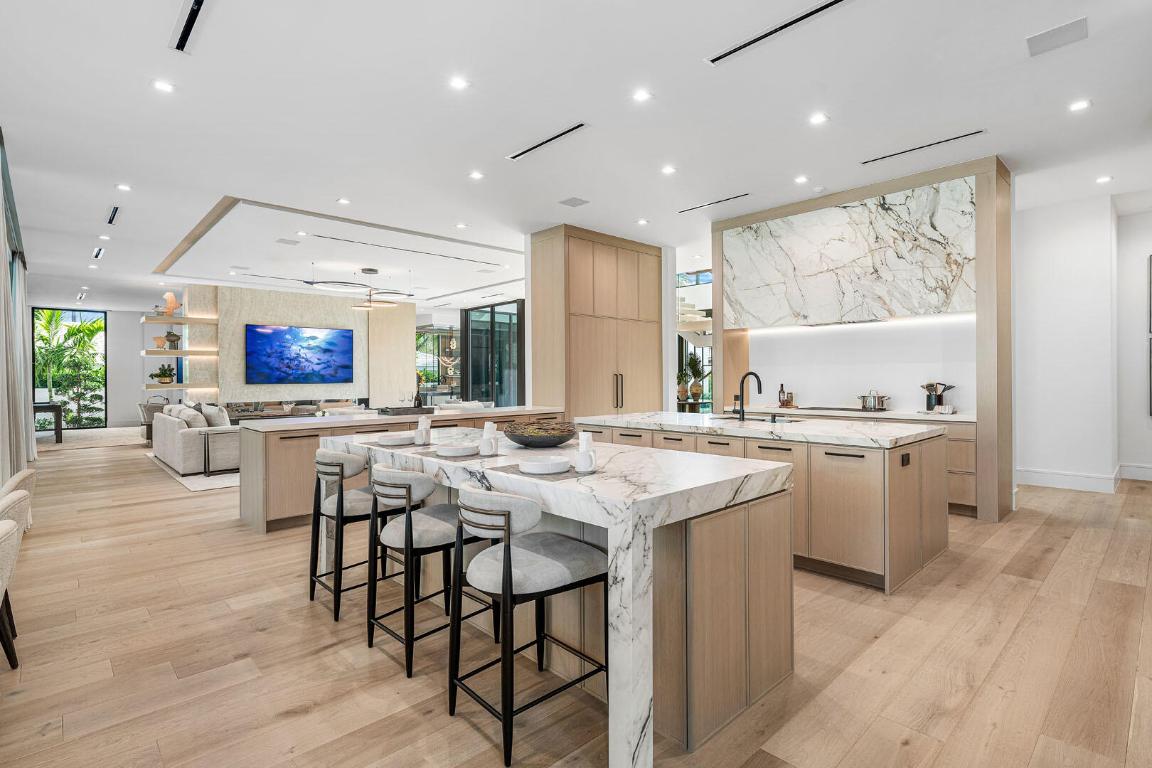 481 Thatch Palm Boca Raton, FL 33432