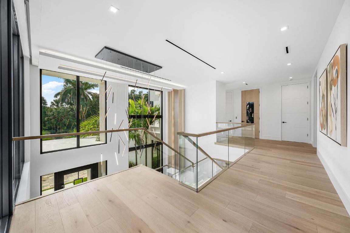 481 Thatch Palm Boca Raton, FL 33432