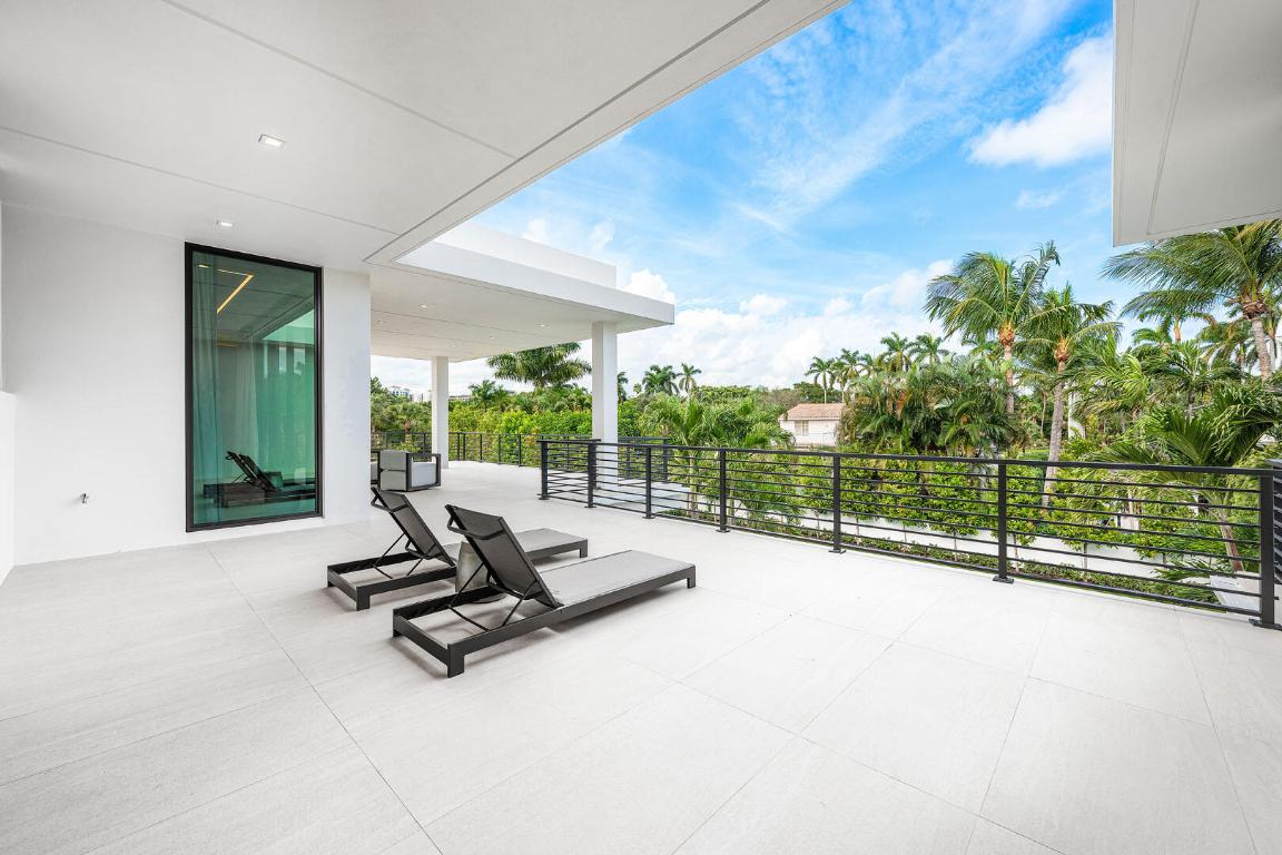 481 Thatch Palm Boca Raton, FL 33432