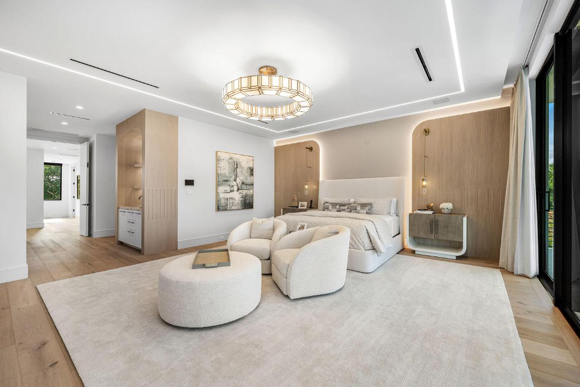 481 Thatch Palm Boca Raton, FL 33432