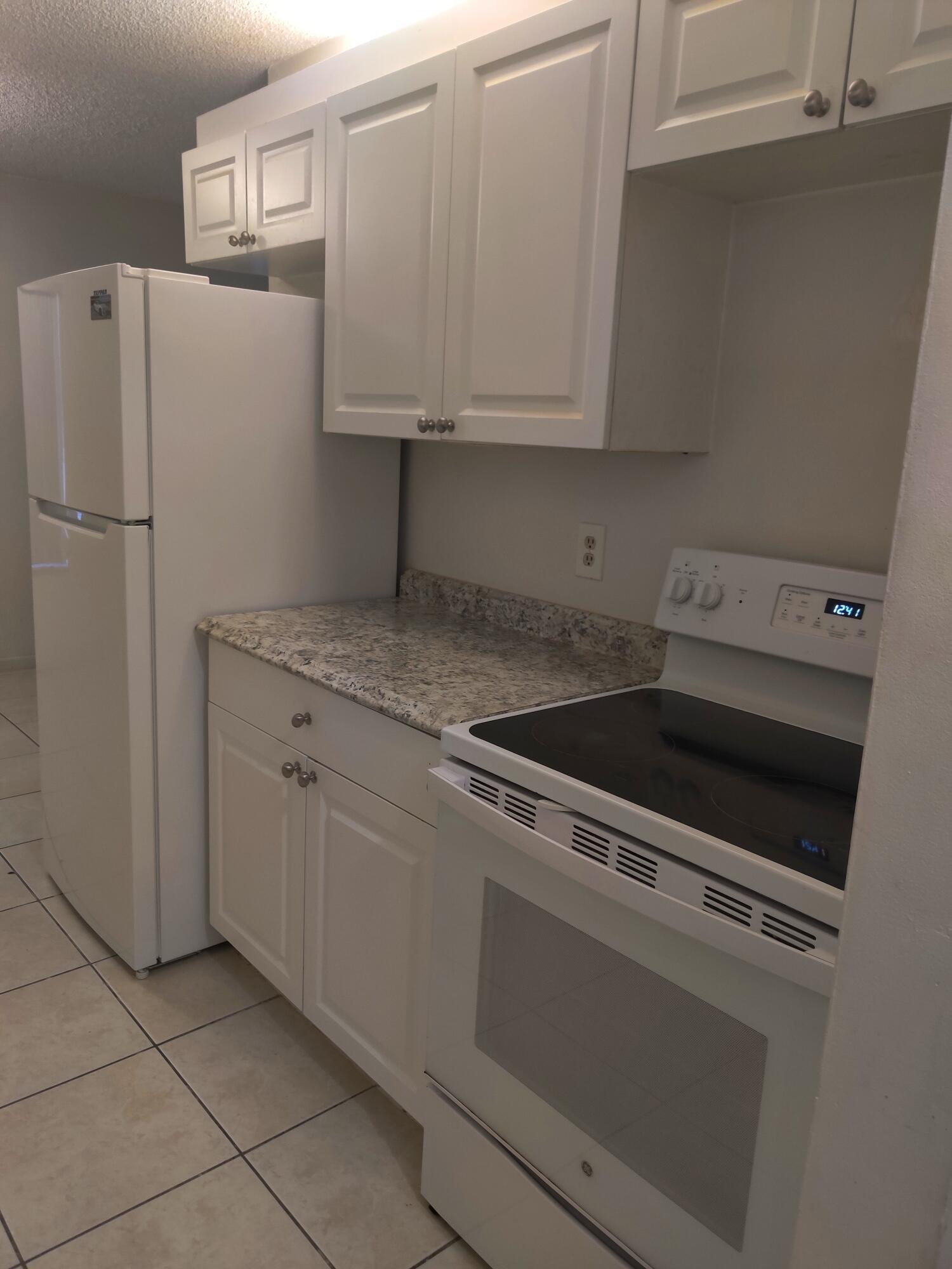 150 Pineview #E4 Jupiter, FL 33469