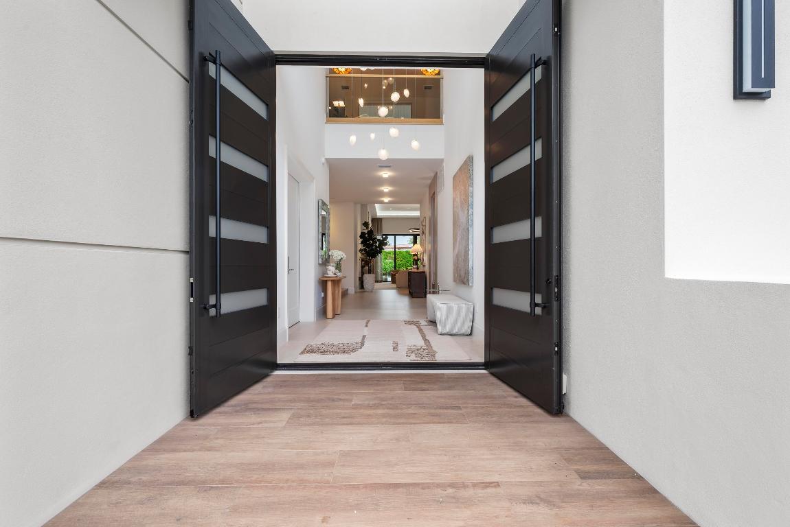 401 NE 2nd Boca Raton, FL 33432