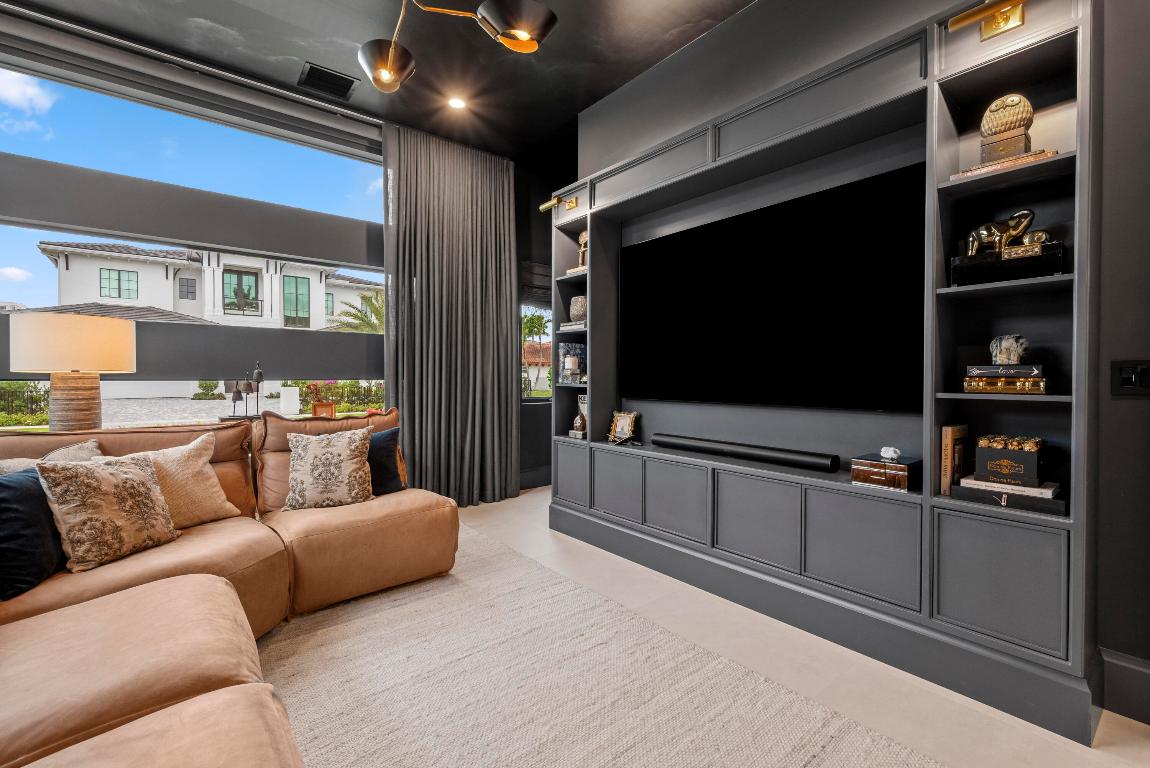 401 NE 2nd Boca Raton, FL 33432