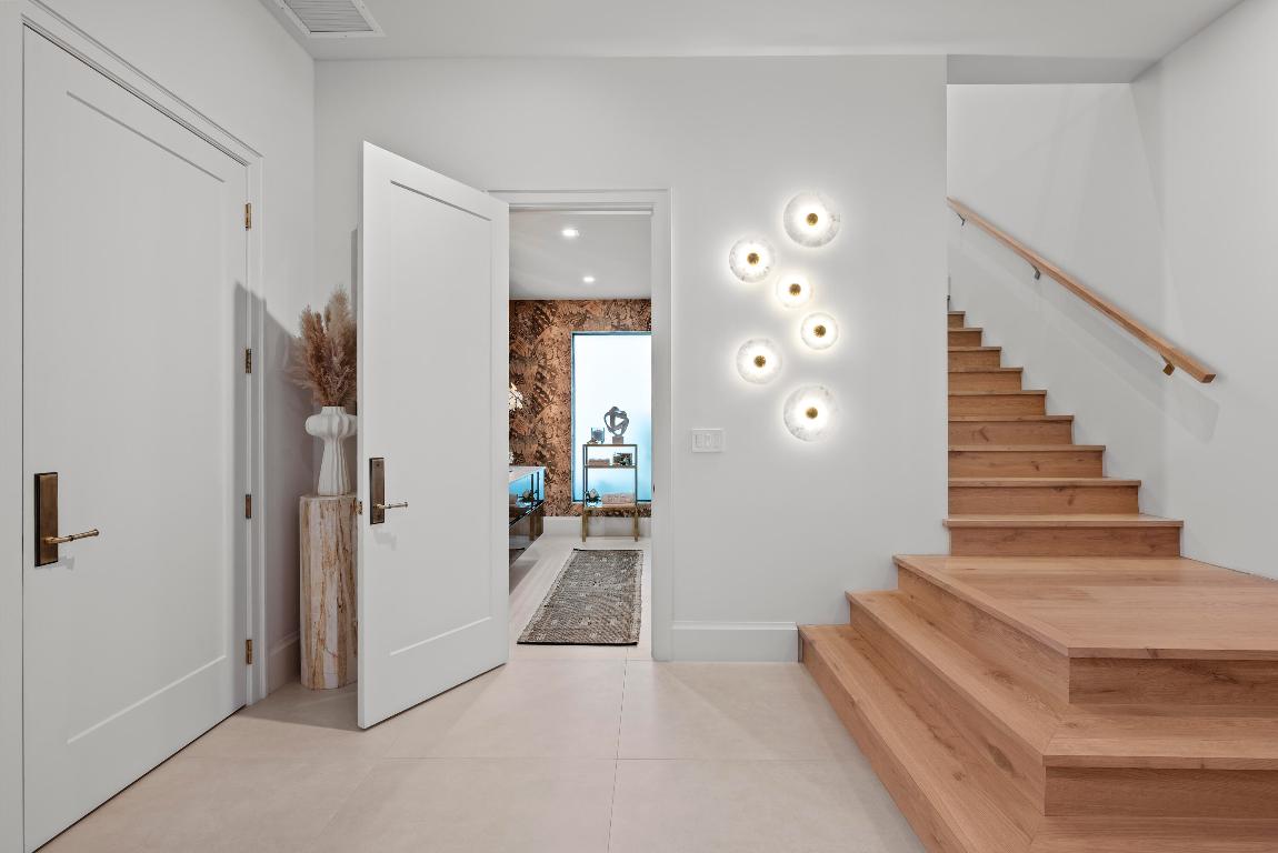 401 NE 2nd Boca Raton, FL 33432