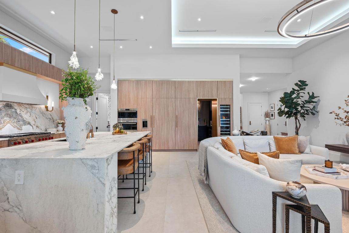 401 NE 2nd Boca Raton, FL 33432