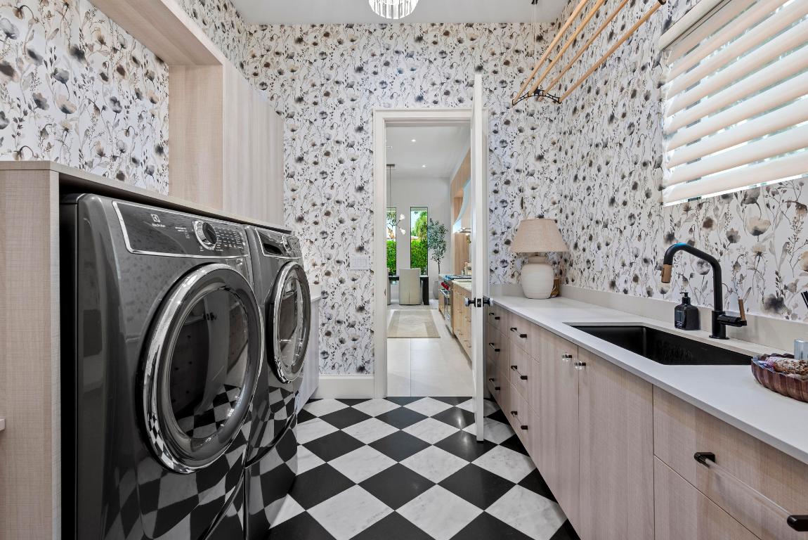 401 NE 2nd Boca Raton, FL 33432