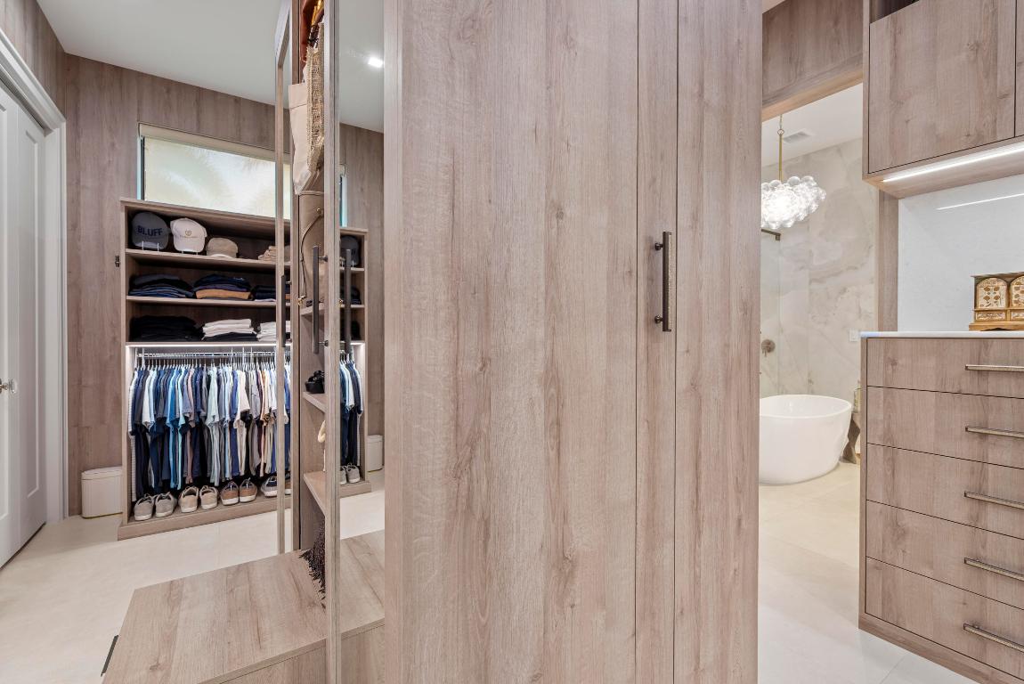 401 NE 2nd Boca Raton, FL 33432