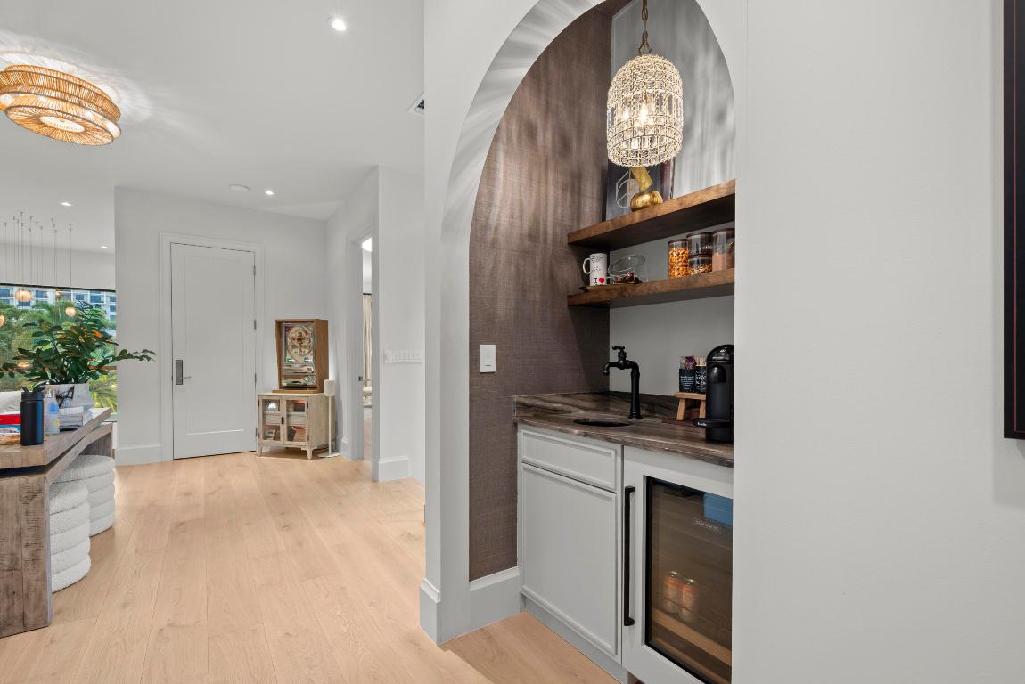 401 NE 2nd Boca Raton, FL 33432