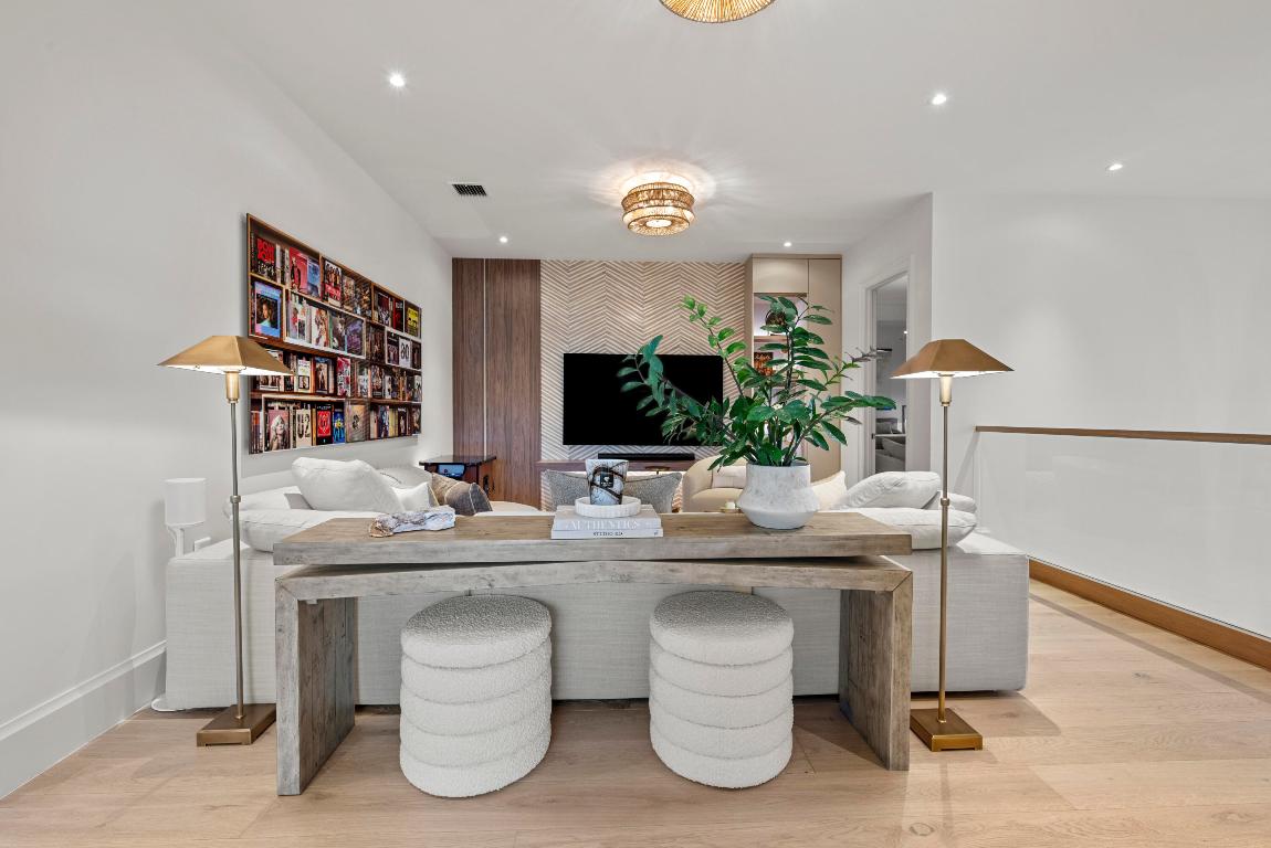 401 NE 2nd Boca Raton, FL 33432