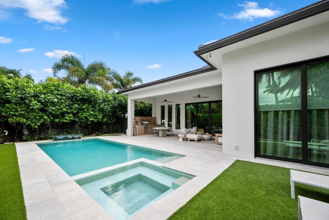 401 NE 2nd Boca Raton, FL 33432