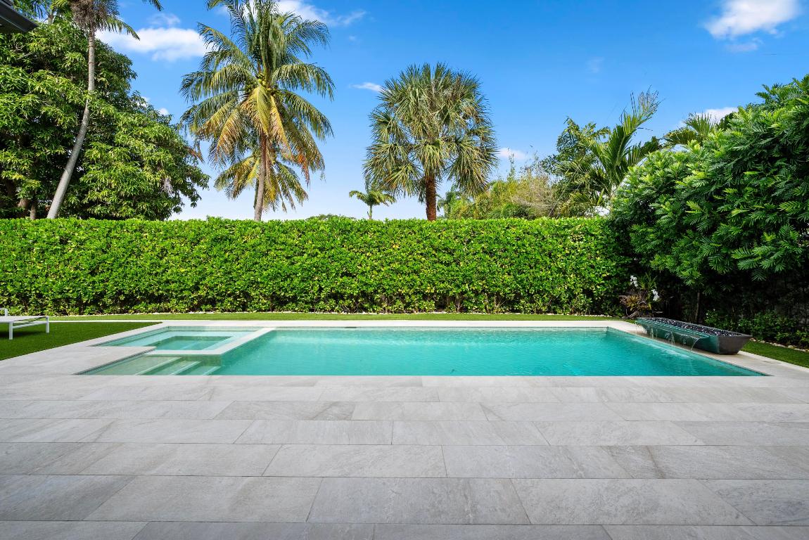 401 NE 2nd Boca Raton, FL 33432