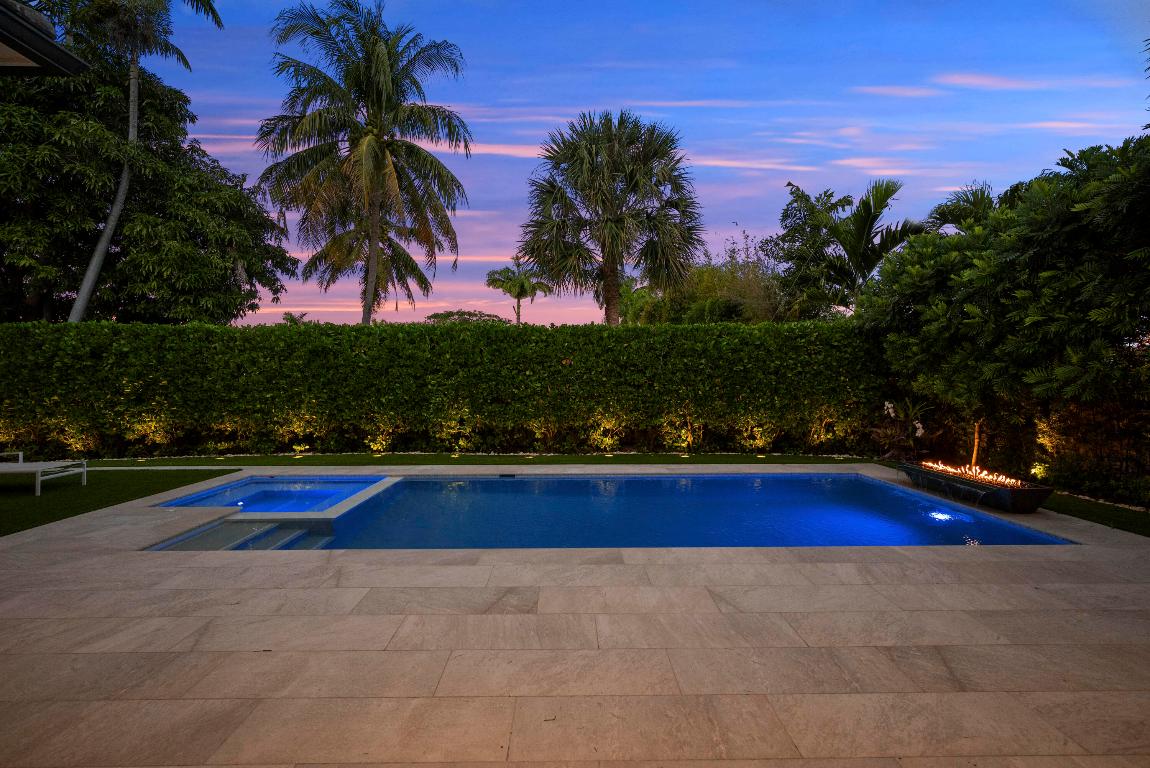 401 NE 2nd Boca Raton, FL 33432