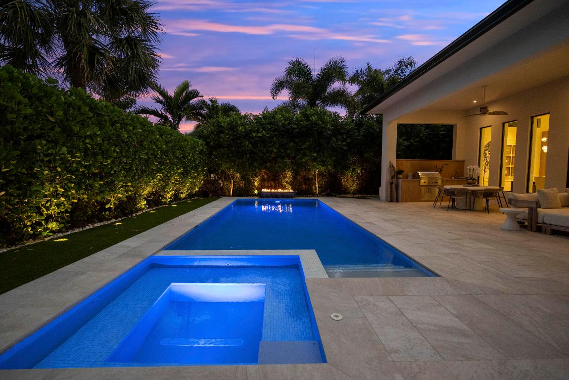 401 NE 2nd Boca Raton, FL 33432