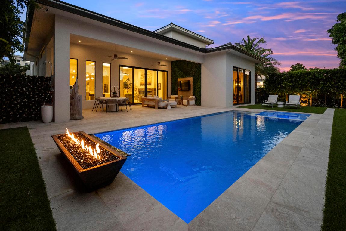 401 NE 2nd Boca Raton, FL 33432