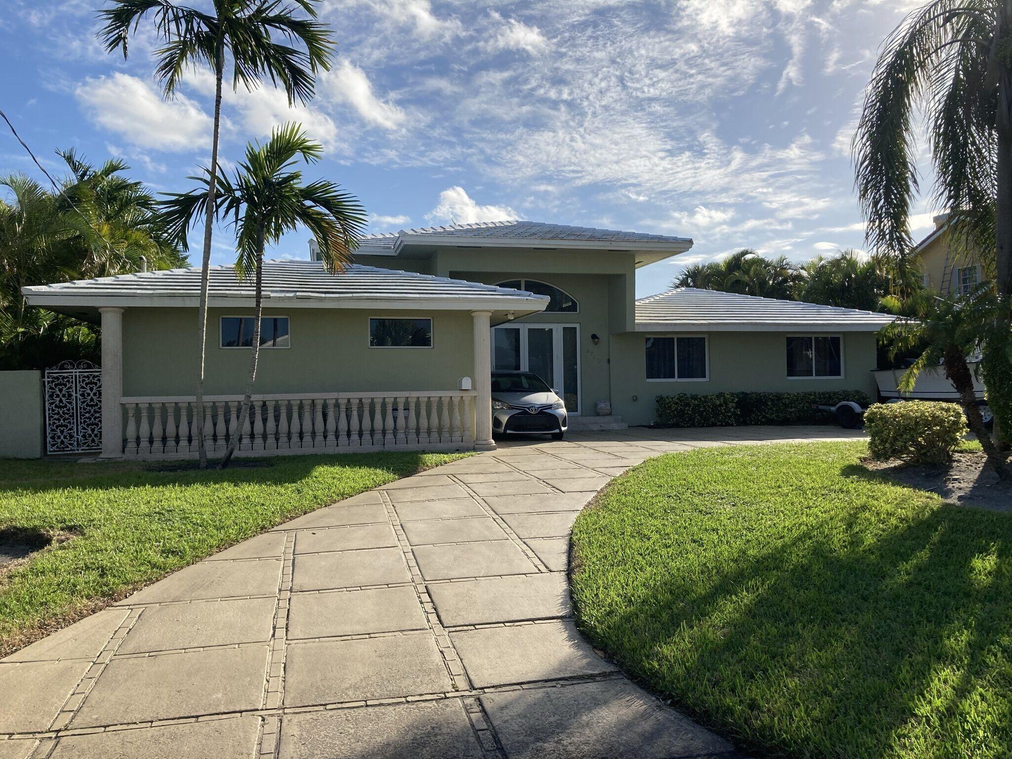 2740 NE 10th Pompano Beach, FL 33062