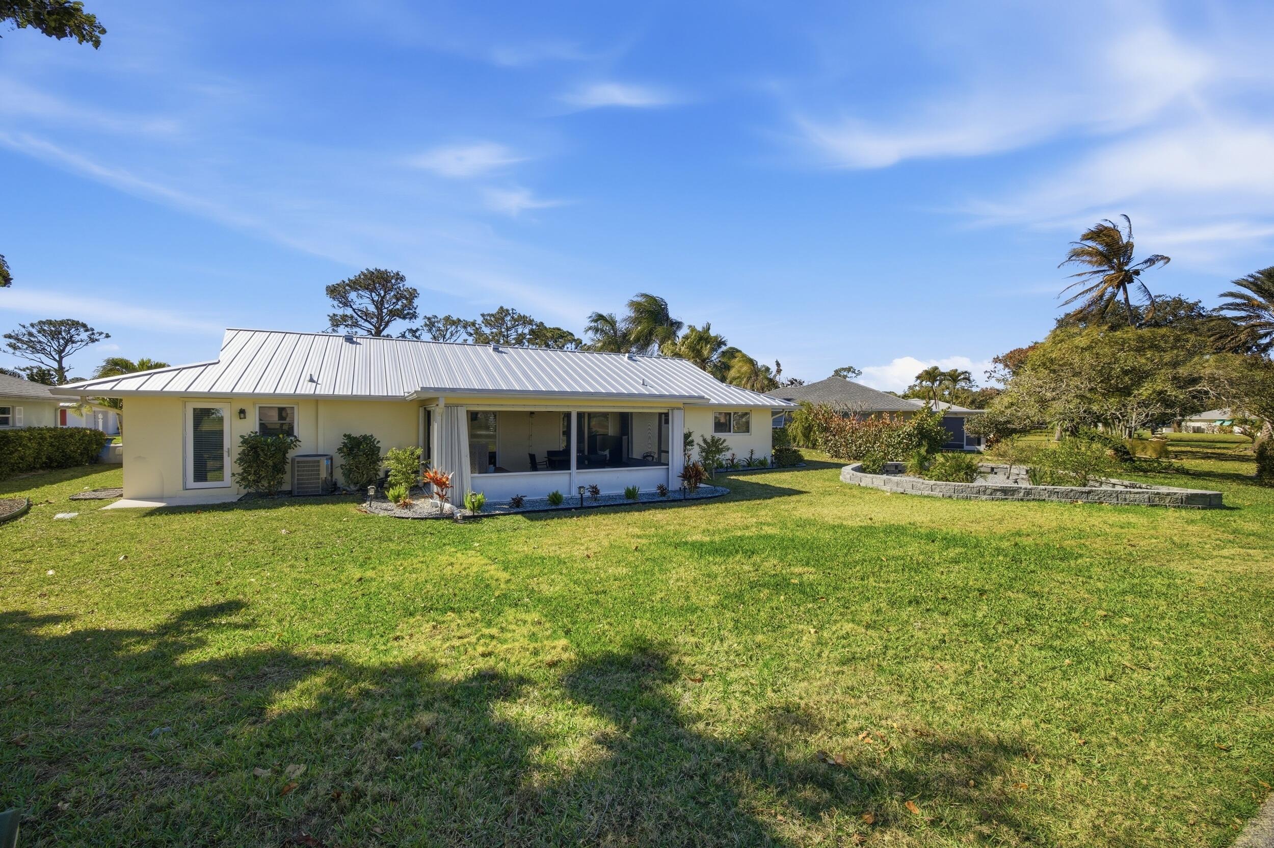 9461 SE Little Clb Jupiter, FL 33469