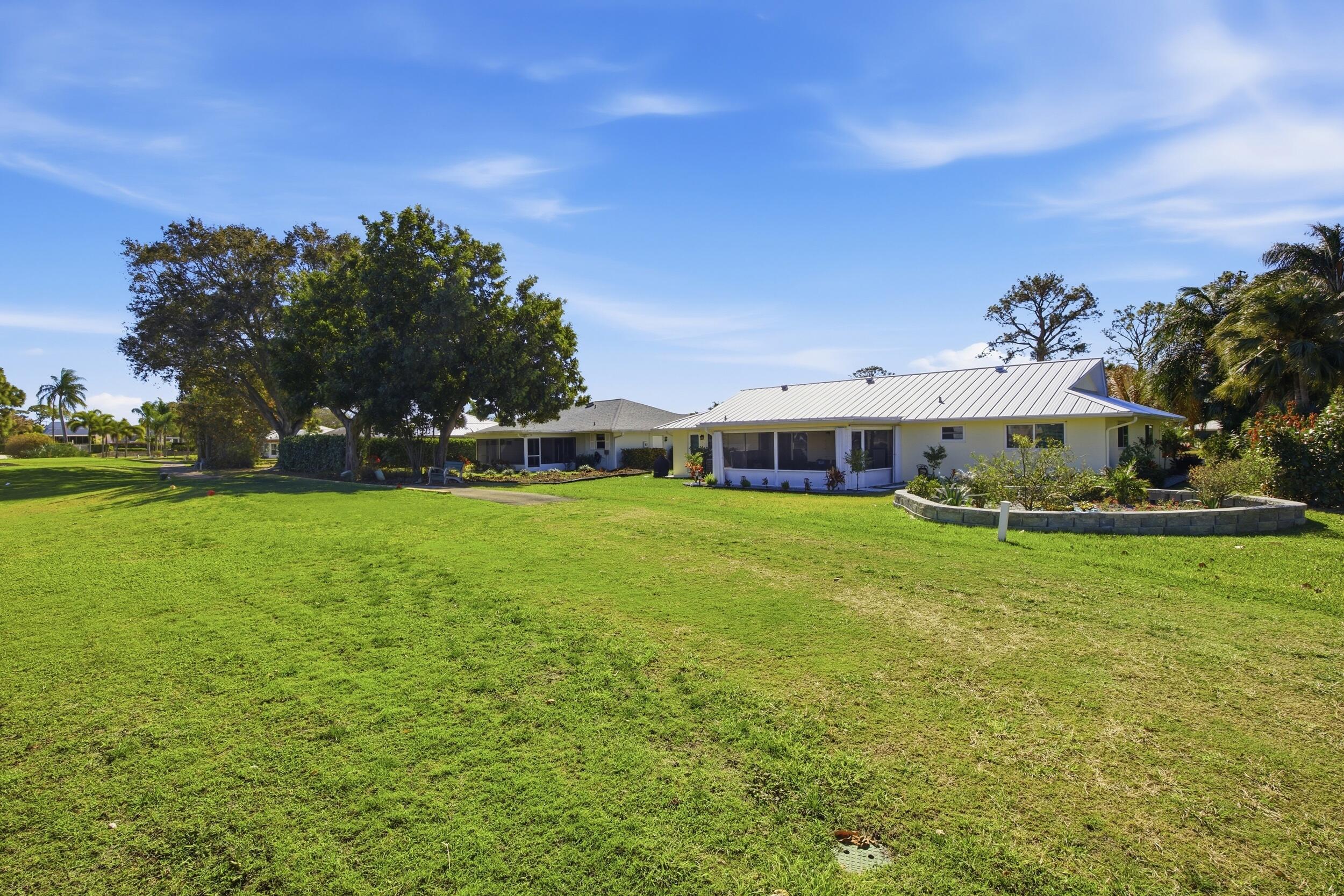 9461 SE Little Clb Jupiter, FL 33469