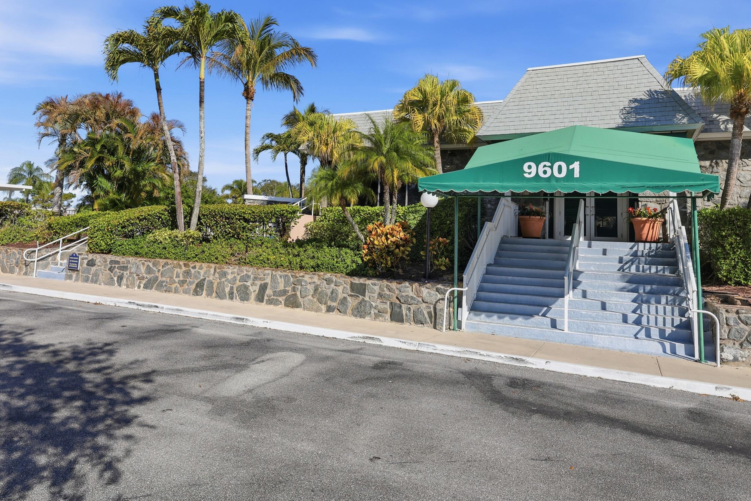 9461 SE Little Clb Jupiter, FL 33469