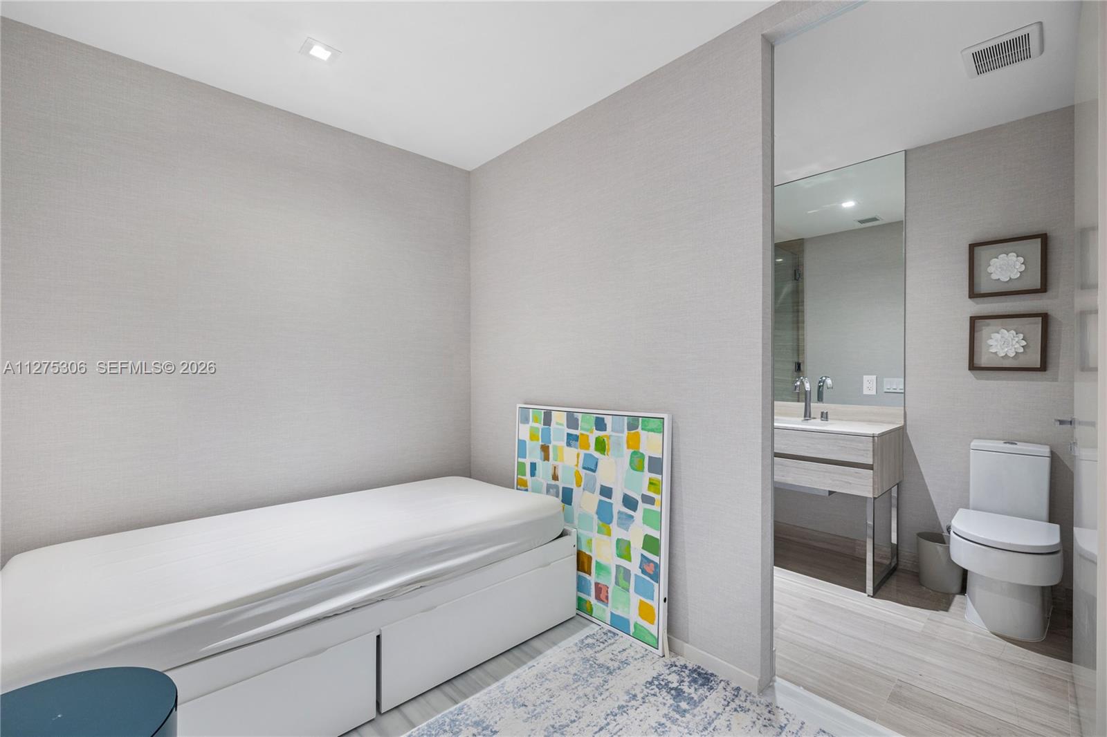 18975 E Collins Ave #3802 Sunny Isles Beach, FL 33160