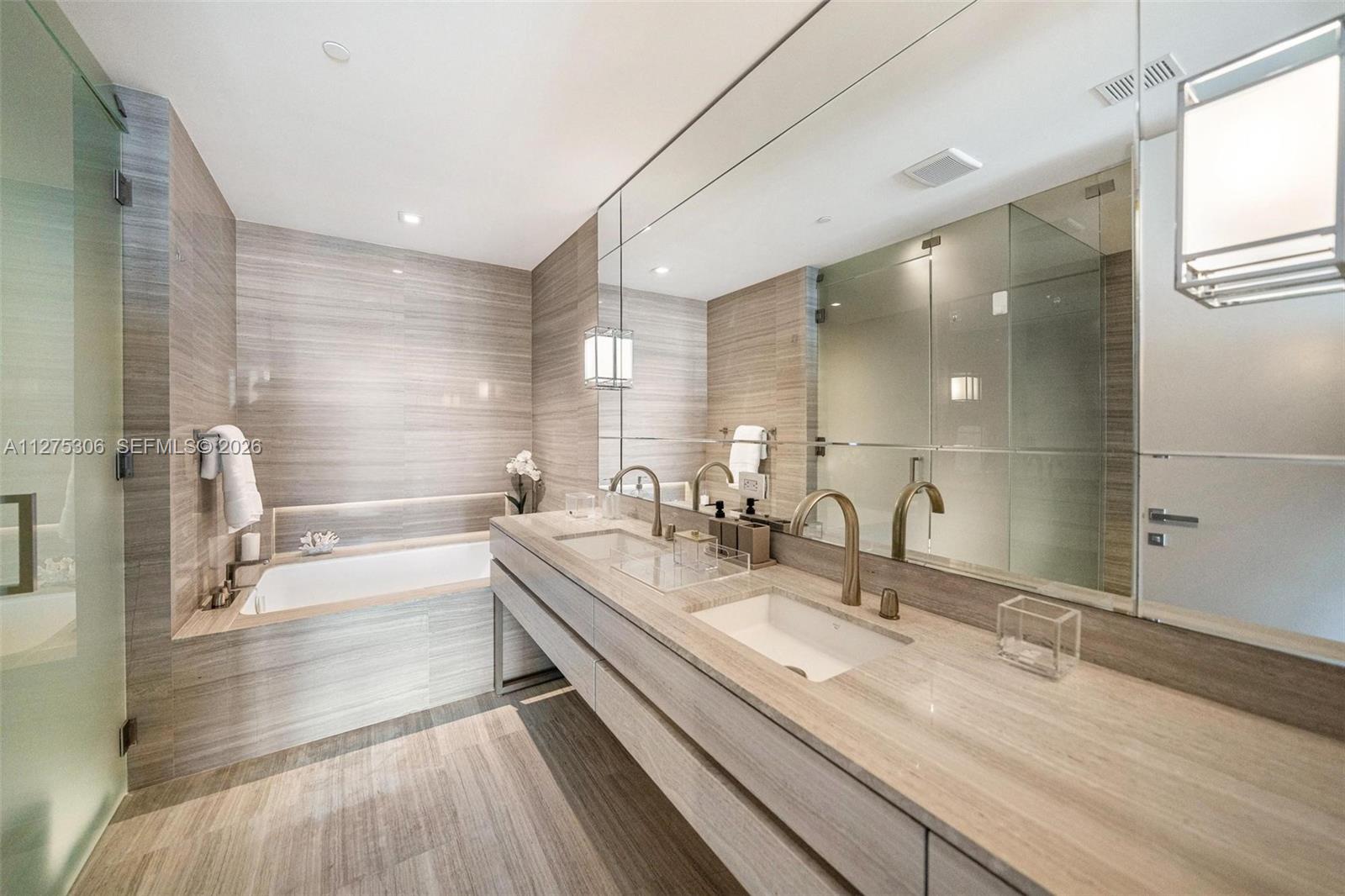 18975 E Collins Ave #3802 Sunny Isles Beach, FL 33160