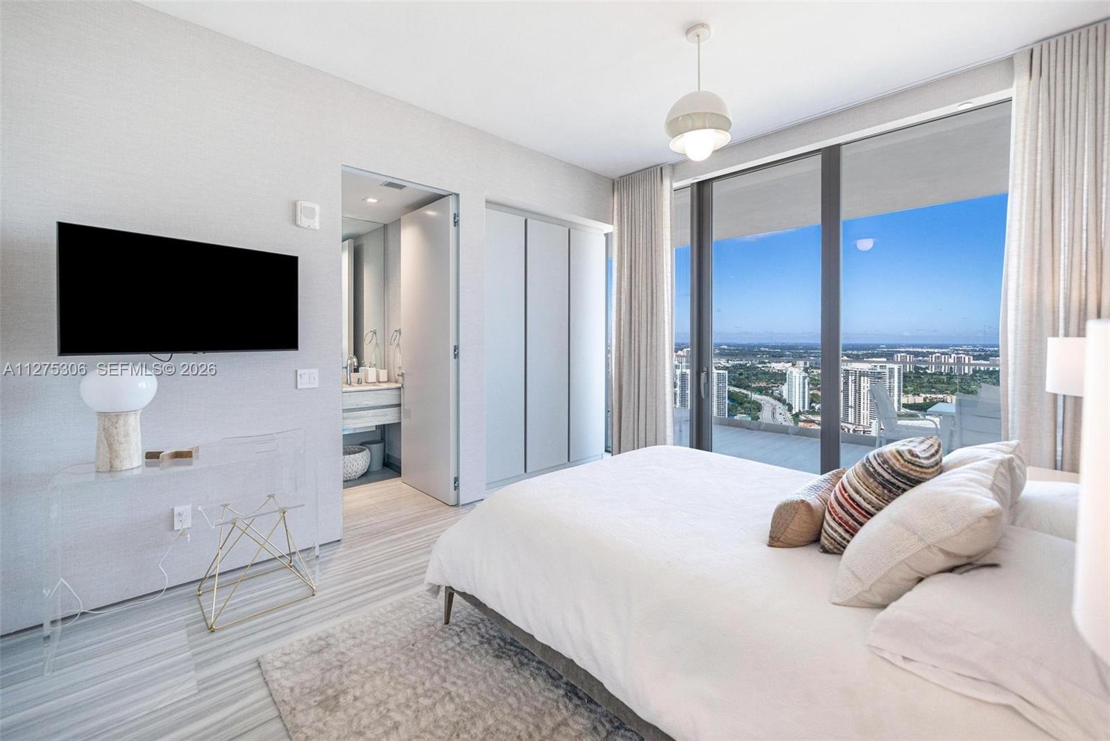 18975 E Collins Ave #3802 Sunny Isles Beach, FL 33160