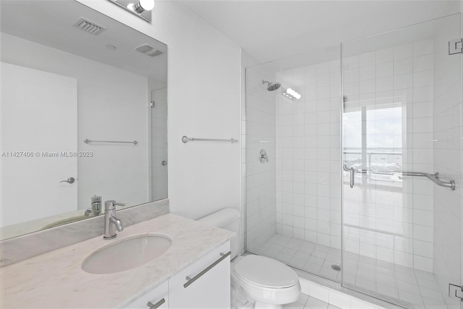 888 Biscayne Blvd #2208 Miami, FL 33132