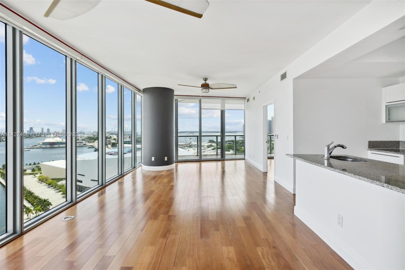 888 Biscayne Blvd #2208 Miami, FL 33132