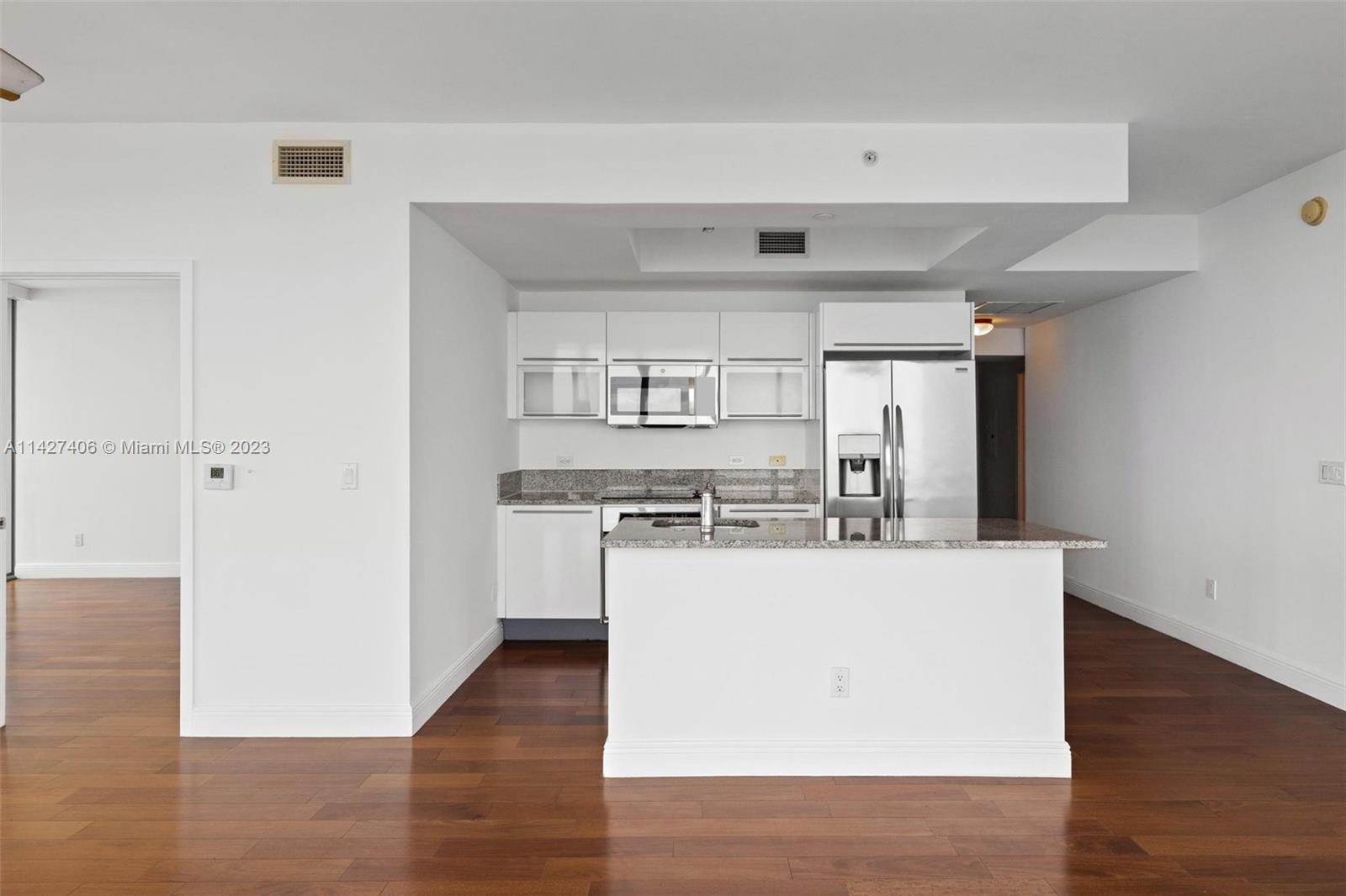 888 Biscayne Blvd #2208 Miami, FL 33132