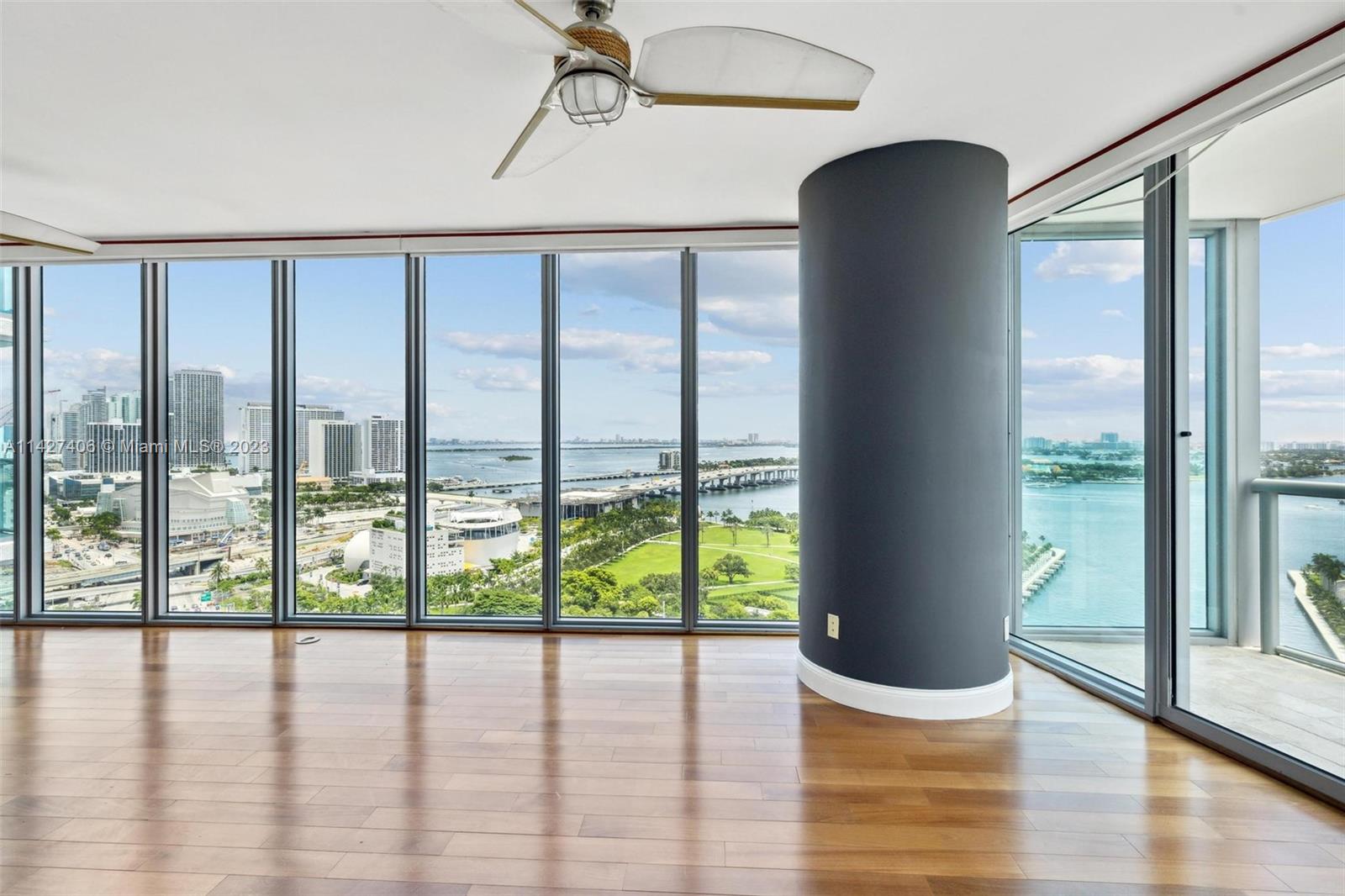 888 Biscayne Blvd #2208 Miami, FL 33132