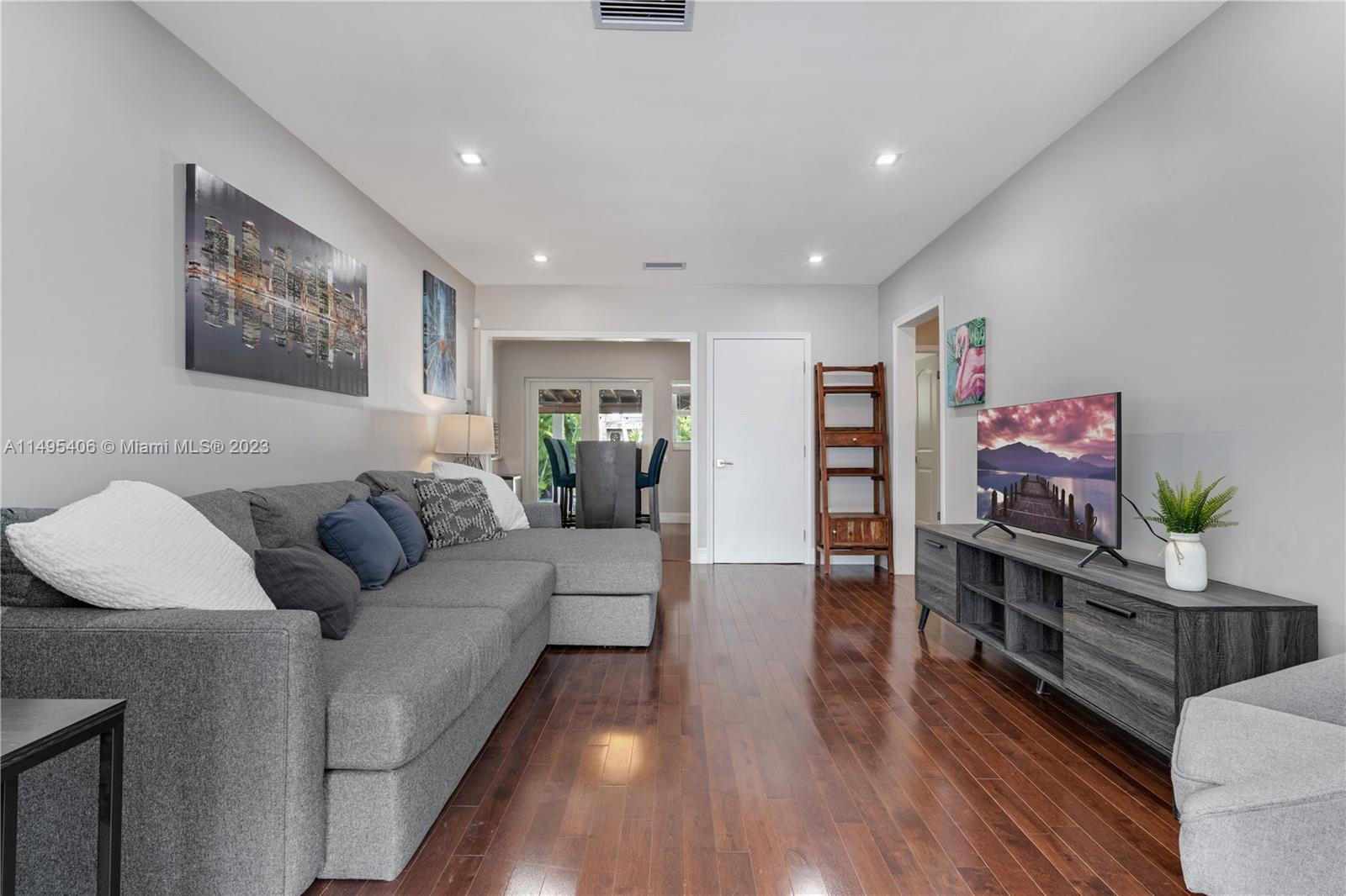 2465 SW 21st Ter,Miami, FL 33145