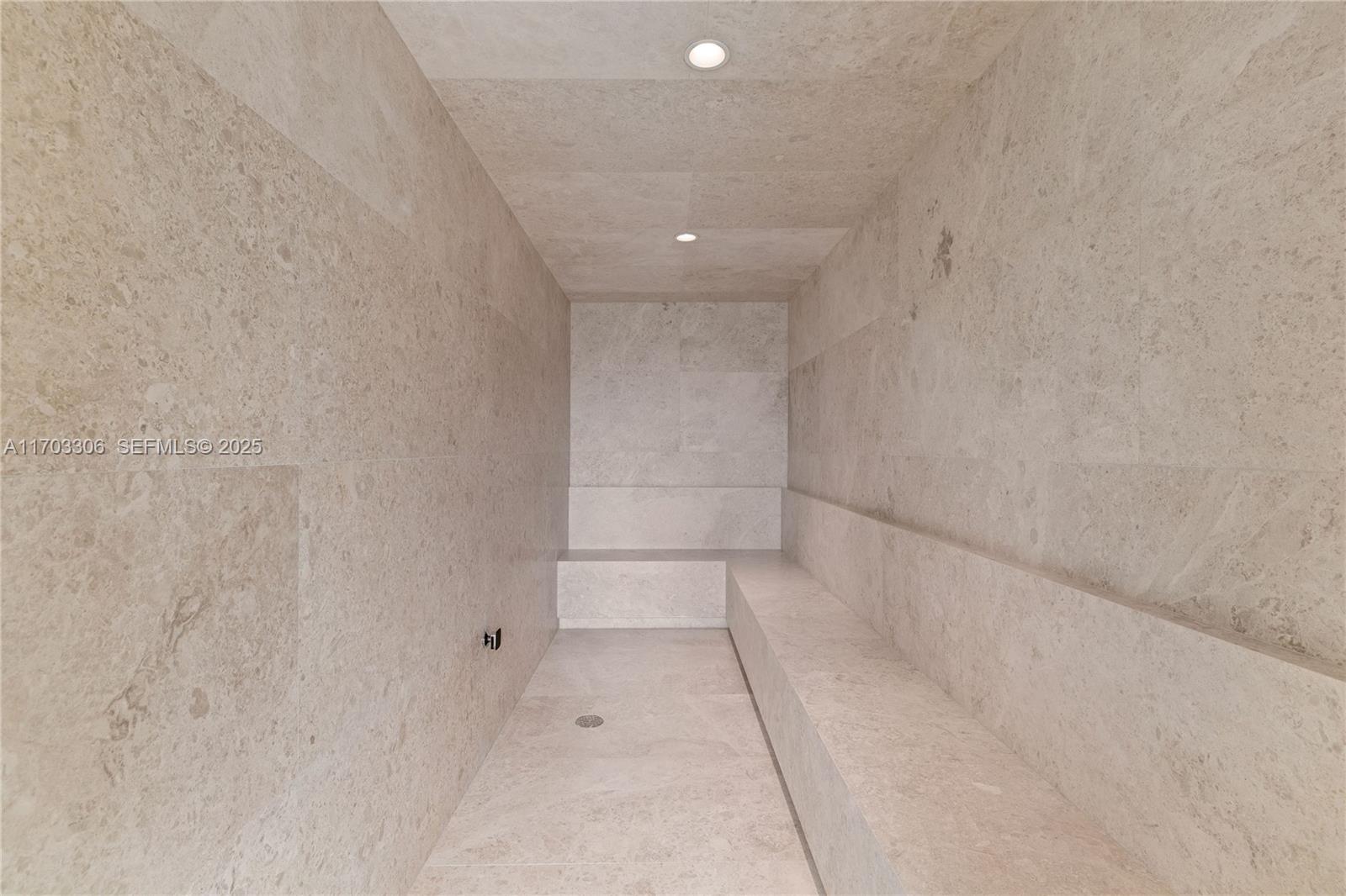 1006 Links Dr Miami Beach, FL 33109