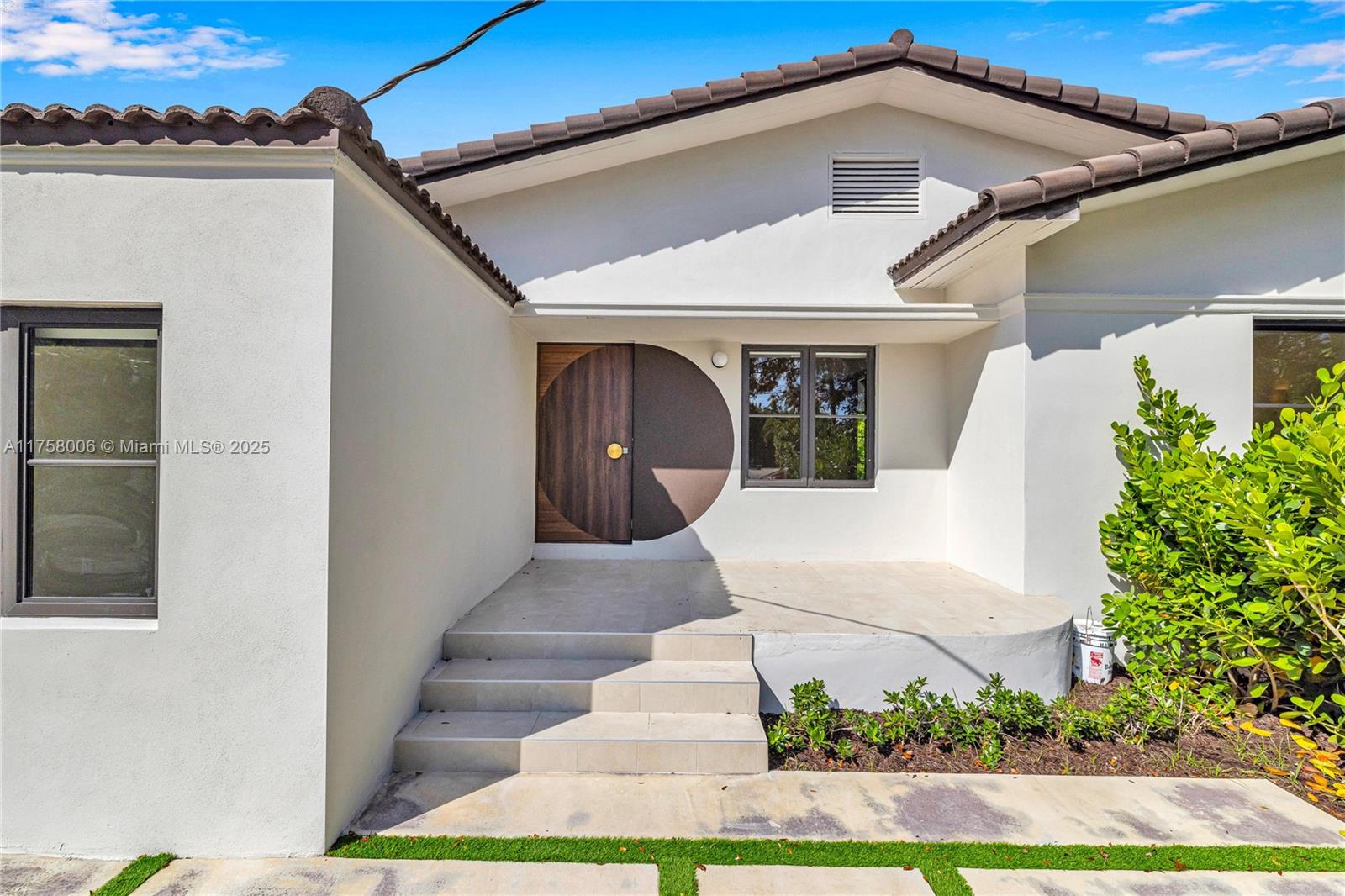 1323 Cleveland Rd Miami Beach, FL 33141