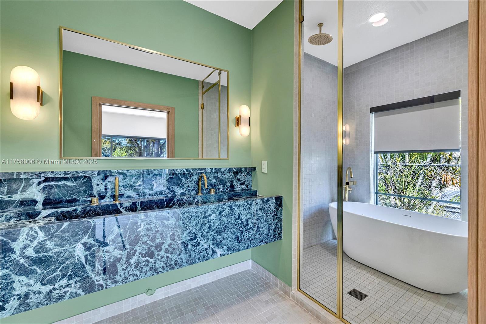 1323 Cleveland Rd Miami Beach, FL 33141